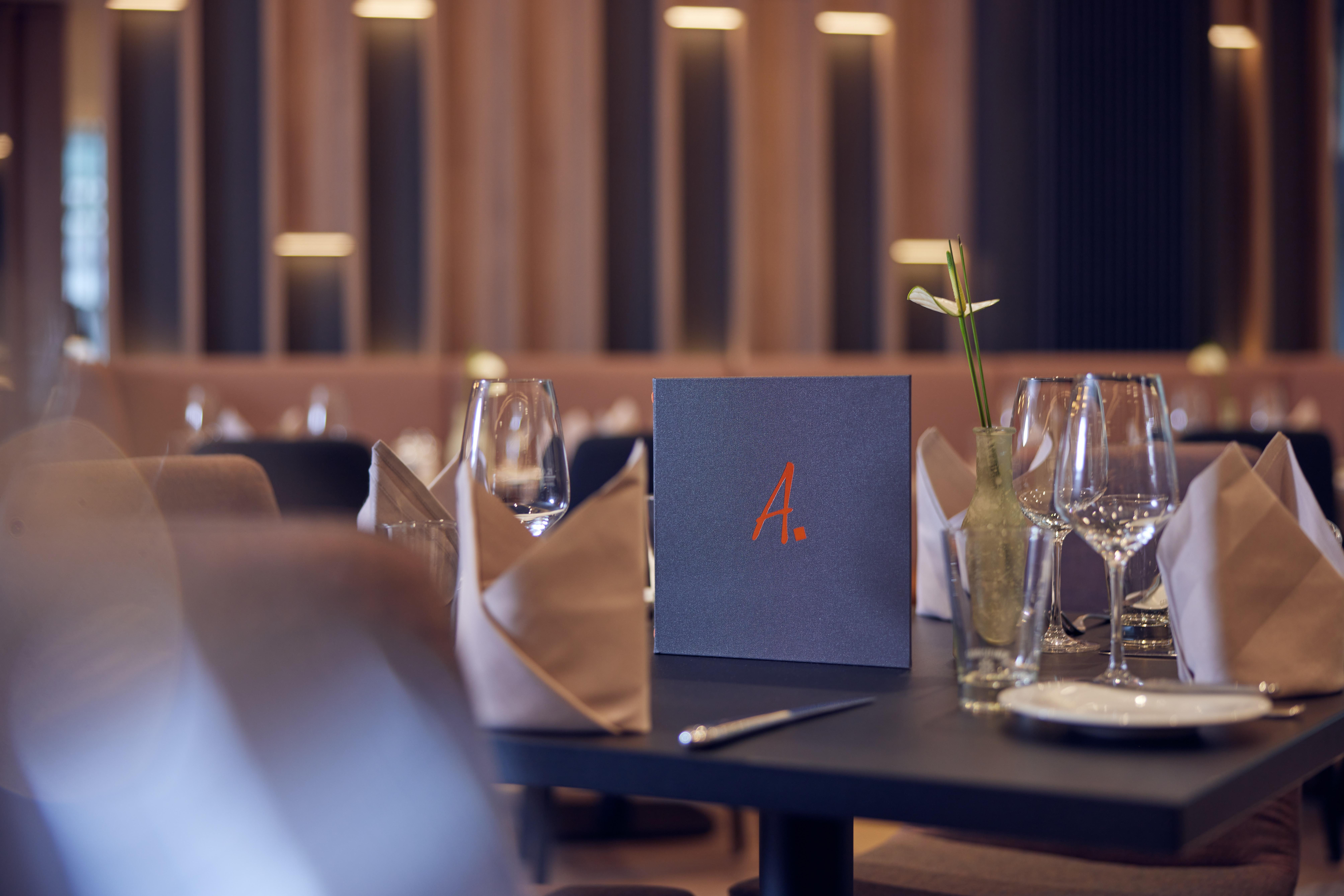 Doubletree By Hilton Hannover Schweizerhof Exterior foto
