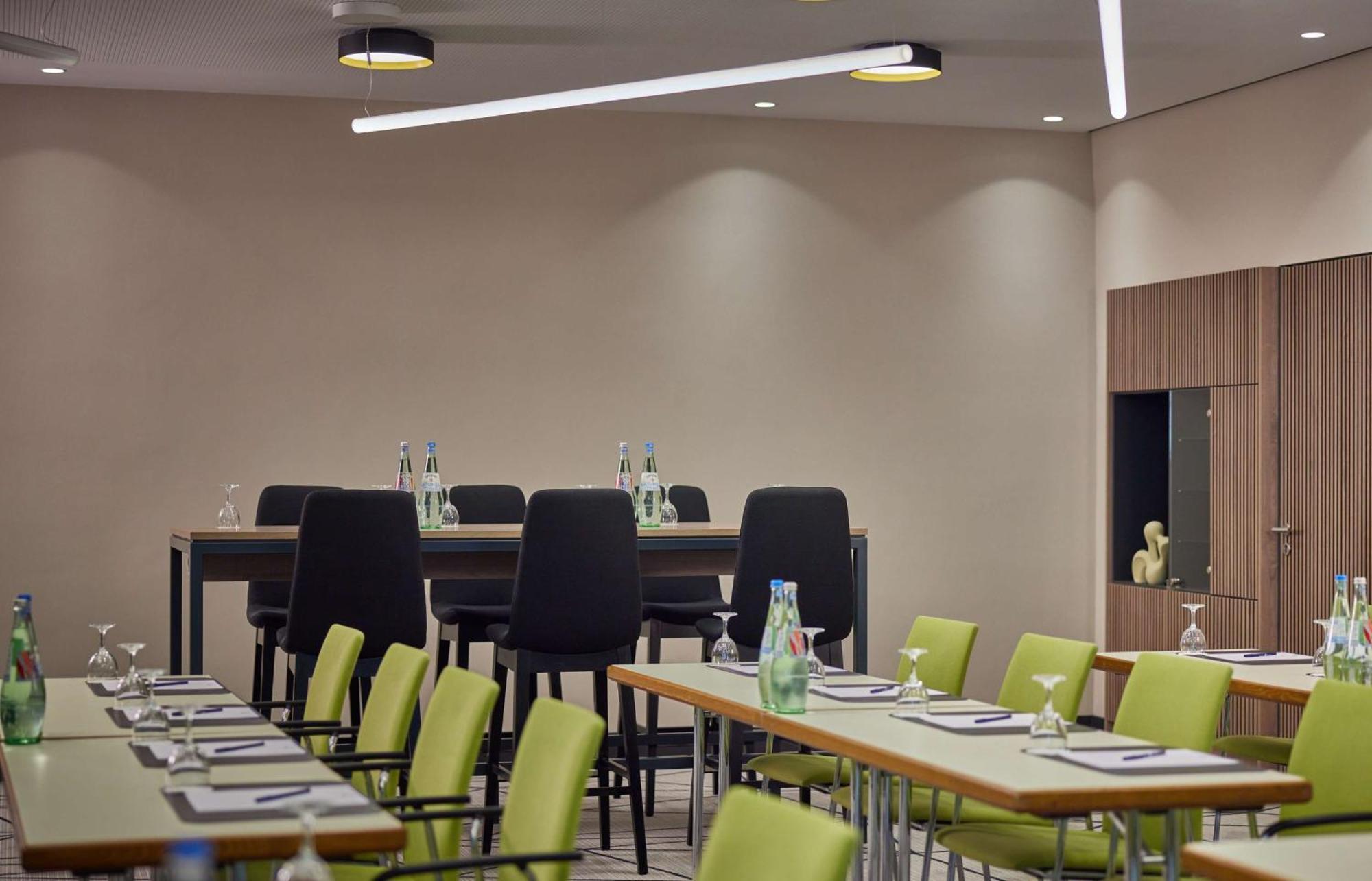 Doubletree By Hilton Hannover Schweizerhof Exterior foto