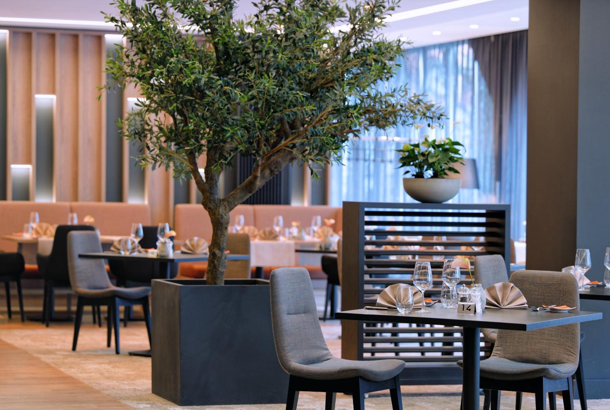Doubletree By Hilton Hannover Schweizerhof Exterior foto