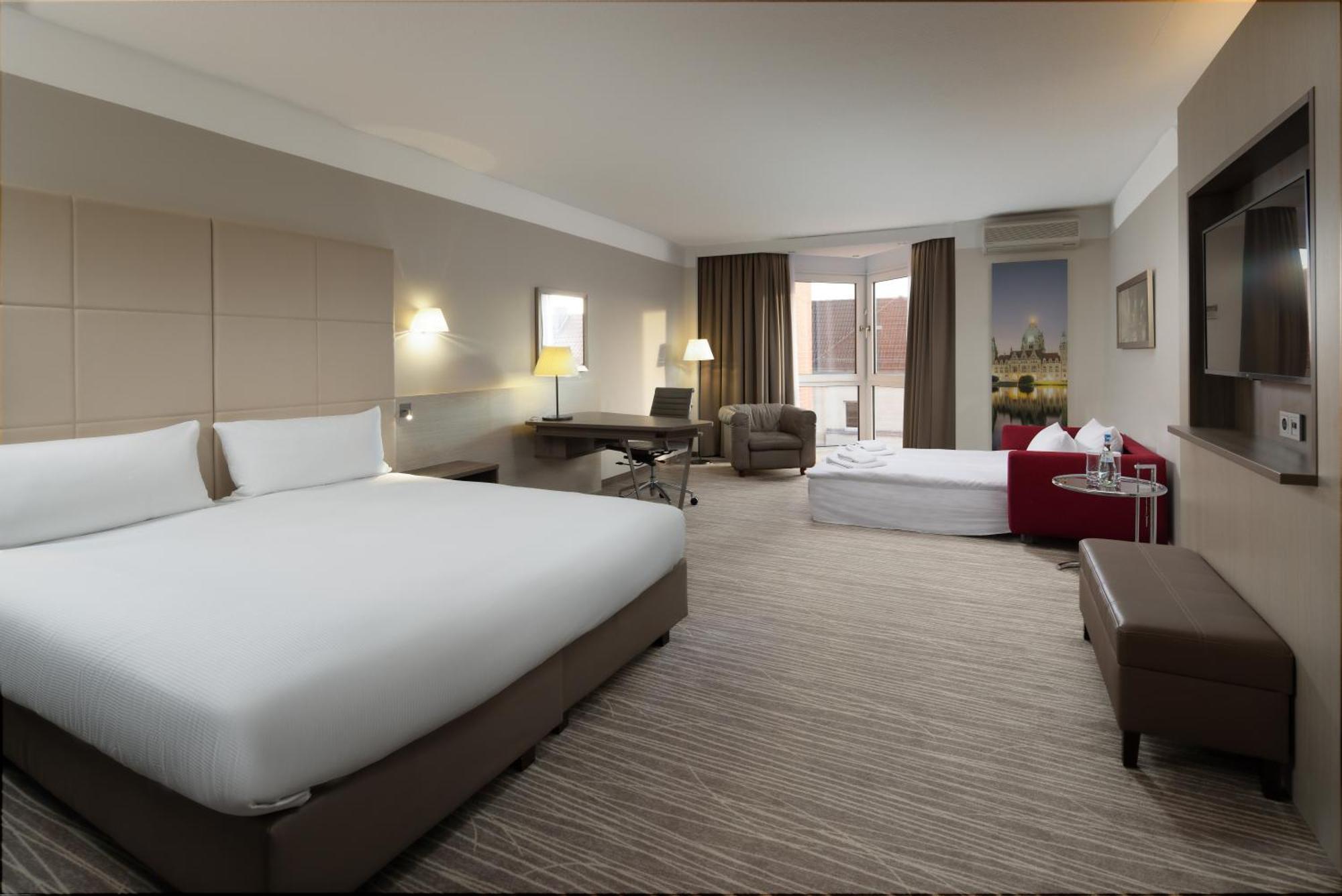 Doubletree By Hilton Hannover Schweizerhof Exterior foto